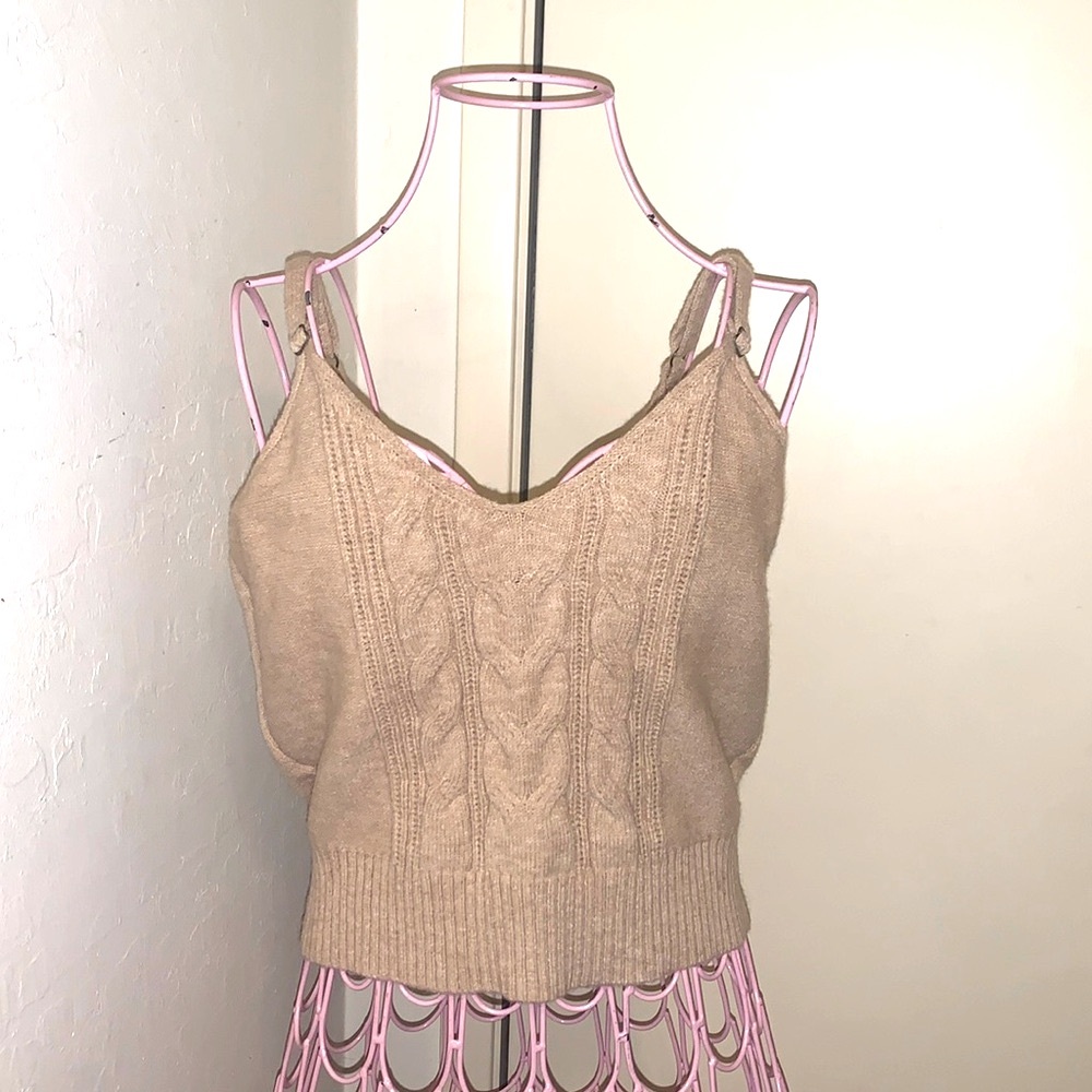 🎁NWT Women's Hem & Thread Tan Vneck Camisole #30435- Large